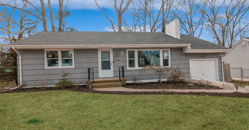 Air conditioning system for a one-story house